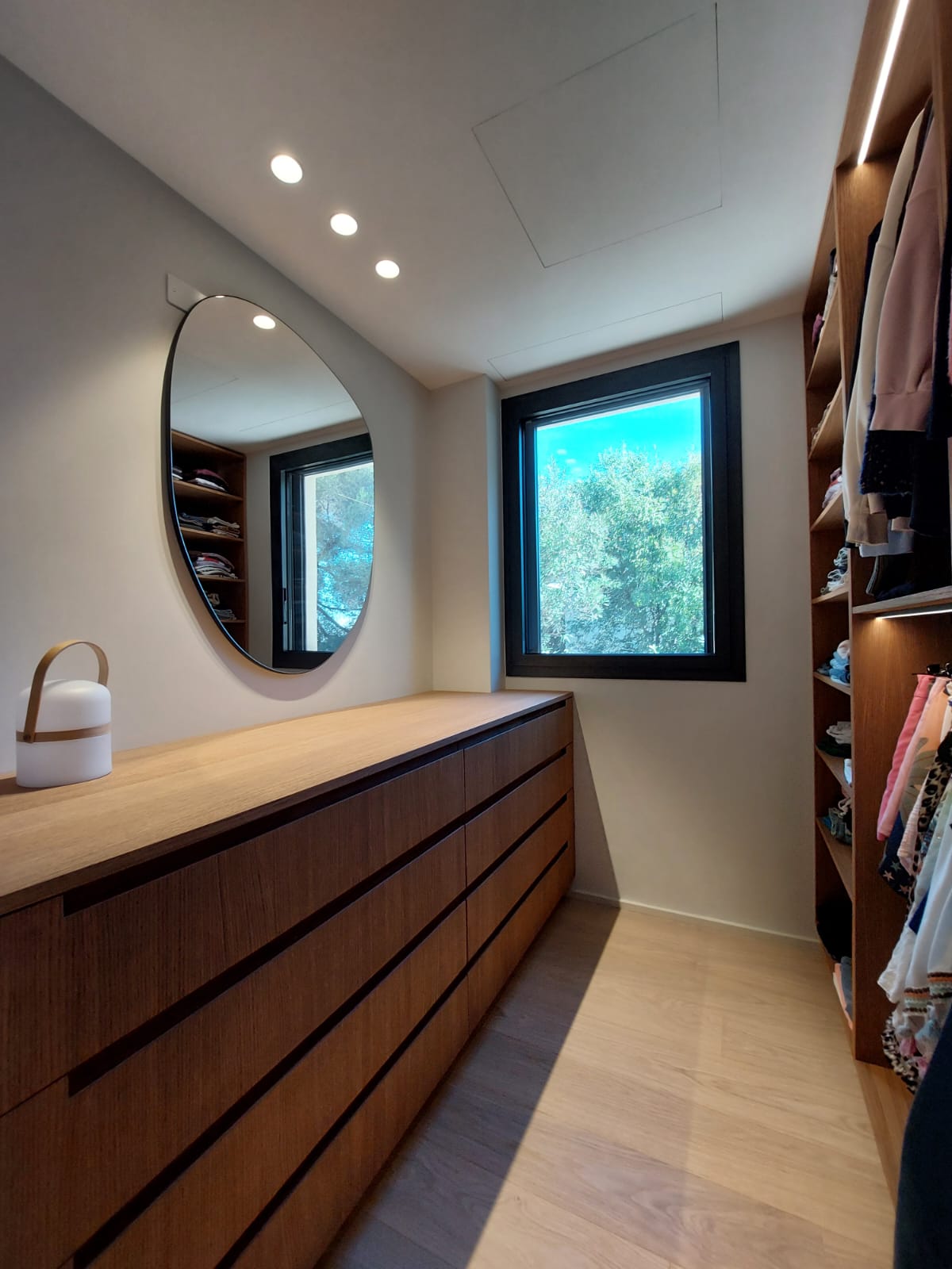 ec113aca 9905 4ea6 8c90 87f765e11c5b